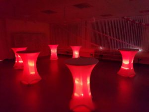 Stehtische mit roter LED Beleuchtung